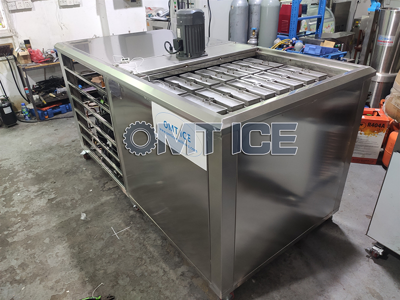 OMT 1T block ice machine to Zambia 3